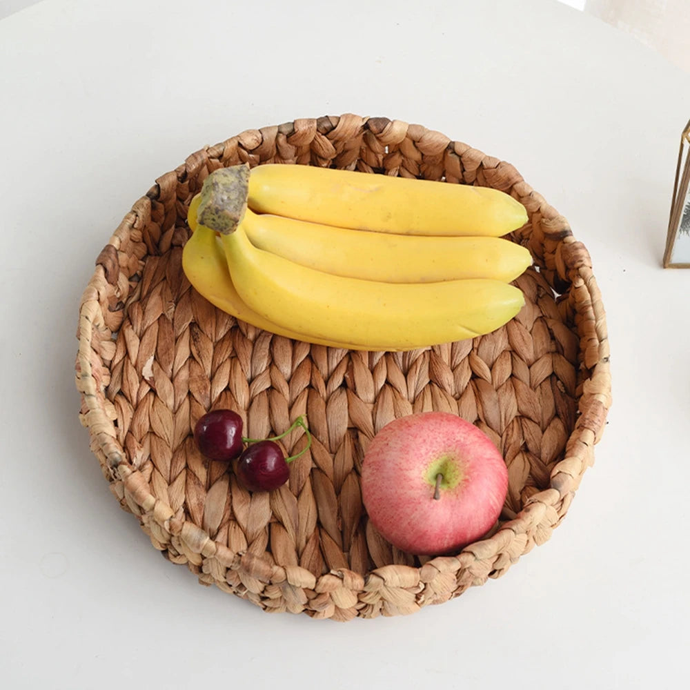 28/33/37cm Round Basket Tray with Handle Natural Woven Fruit Vegetable Storage Tray Grass Weaving Storage Baskets Serving Trays